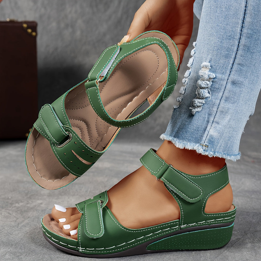 Green / 13 US (43 EU)