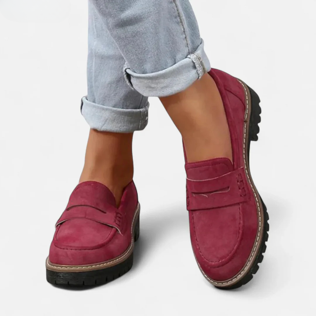 Red / 13 US (43 EU)