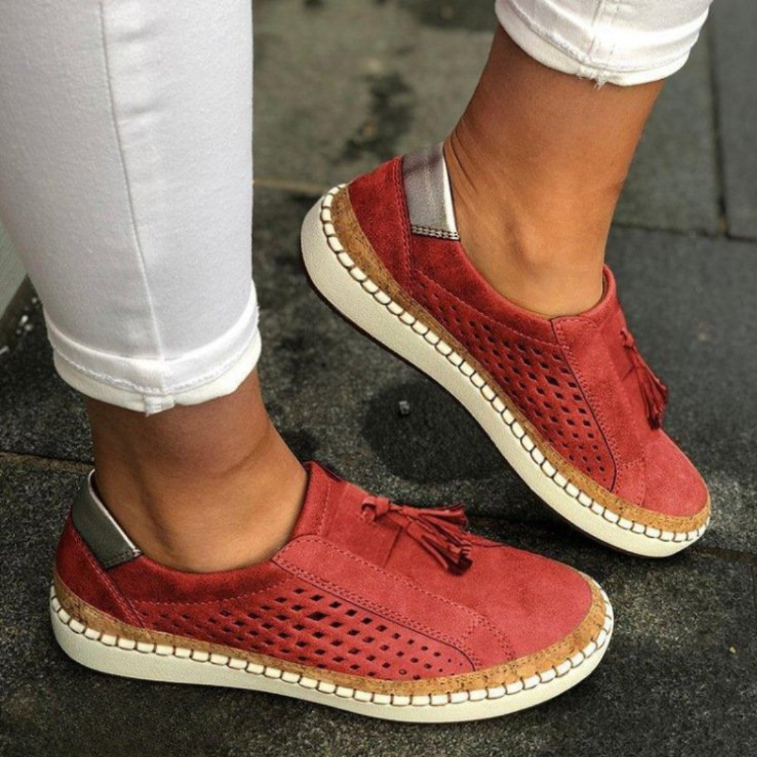 Red / 13 US (43 EU)